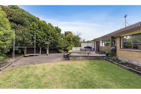 Photo of property in 3 Voltaire Court, Botany Downs, Auckland, 2010