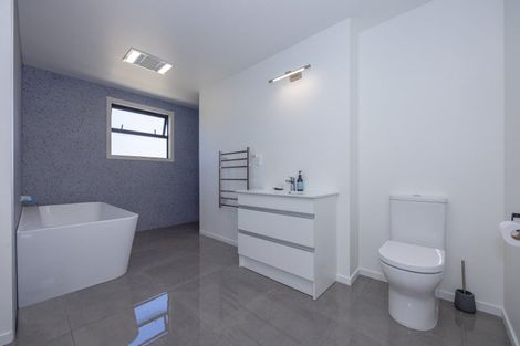 Photo of property in 14 Clearview Street, Wanaka, 9305