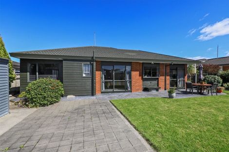 Photo of property in 21 Hyatt Grove, Greenmeadows, Napier, 4112