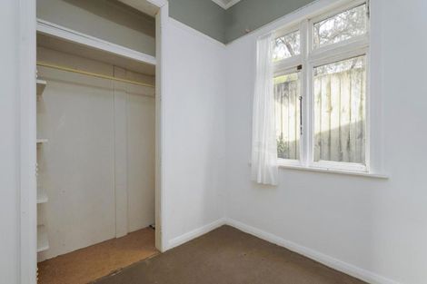 Photo of property in 190 Newlands Road, Newlands, Wellington, 6037