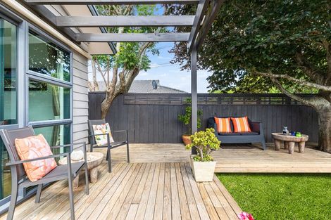 Photo of property in 37 Kings Road, Panmure, Auckland, 1072