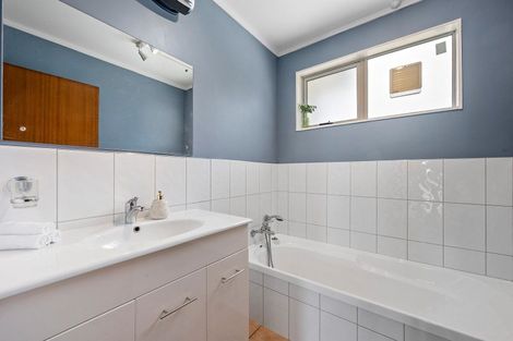 Photo of property in 7 Tree Top Lane, Paparangi, Wellington, 6037