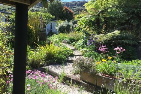 Photo of property in 4 Somes Road, Lyttelton, 8082