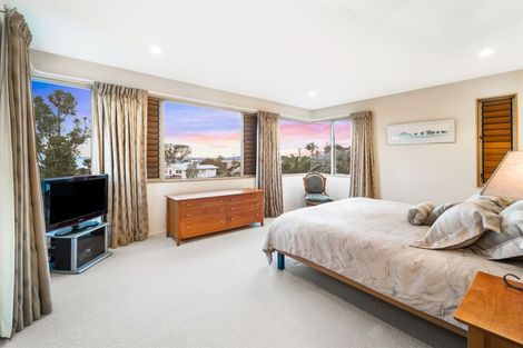 Photo of property in 2/56 Castor Bay Road, Castor Bay, Auckland, 0620