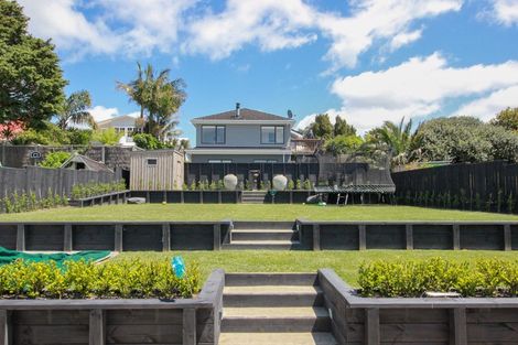 Photo of property in 12 Richmond Avenue, Northcote Point, Auckland, 0627