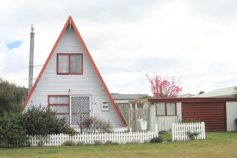 Photo of property in 104a Tamaki Road, Whangamata, 3620