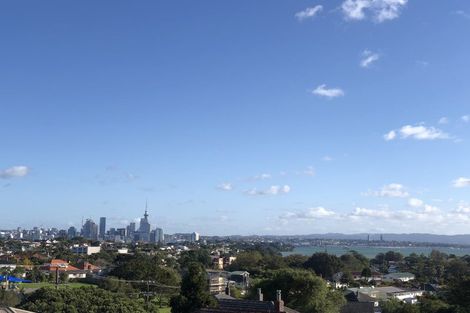 Photo of property in 44a Merani Street, Belmont, Auckland, 0622