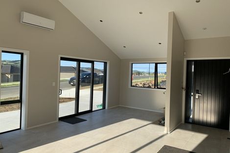 Photo of property in 38 Harry Richards Way, Pokeno, 2402