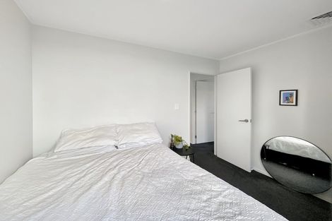 Photo of property in 19a Akoranga Drive, Northcote, Auckland, 0627