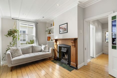 Photo of property in 7 Rodney Road, Northcote Point, Auckland, 0627