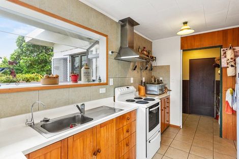 Photo of property in 3 Sharda Grove, Paraparaumu Beach, Paraparaumu, 5032
