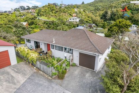 Photo of property in 42 Matuhi Street, Tirohanga, Lower Hutt, 5010