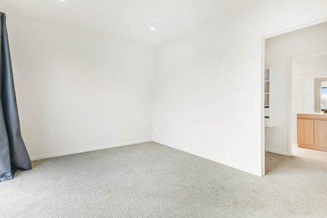 Photo of property in 52a Convair Crescent, Mangere, Auckland, 2022