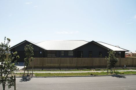 Photo of property in 20 Awatira Drive, Papamoa Beach, Papamoa, 3118