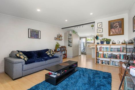Photo of property in 1/9 Poinsettia Place, Henderson, Auckland, 0610