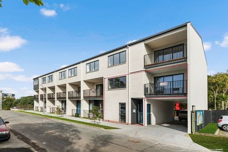 Photo of property in 6/1 Kaponga Crescent, New Lynn, Auckland, 0600