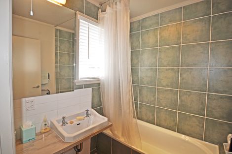 Photo of property in 22 Kendale Drive, Leigh, 0985