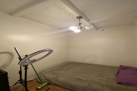 Photo of property in 63 Lynwood Road, New Lynn, Auckland, 0600