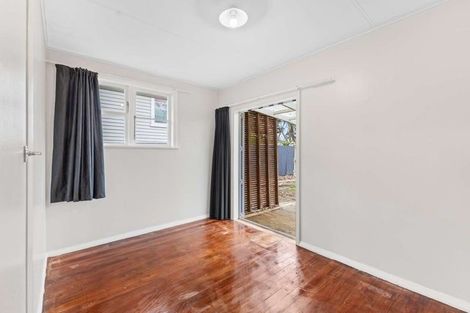 Photo of property in 29 Endeavour Street, Marfell, New Plymouth, 4310