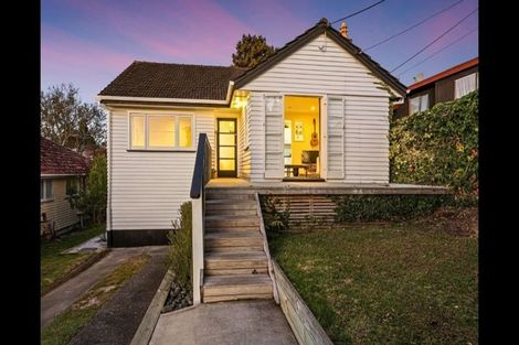 Photo of property in 12 Arahoe Road, New Lynn, Auckland, 0600
