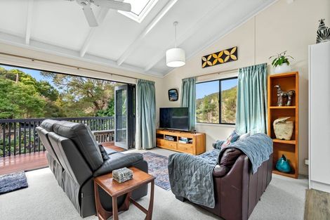 Photo of property in 29 Tahunatapu Road, Parua Bay, Whangarei, 0174
