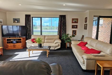 Photo of property in 76 Tamure Place, Ruakaka, 0116