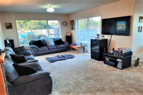 Photo of property in 1/52 Middlepark Road, Sockburn, Christchurch, 8042