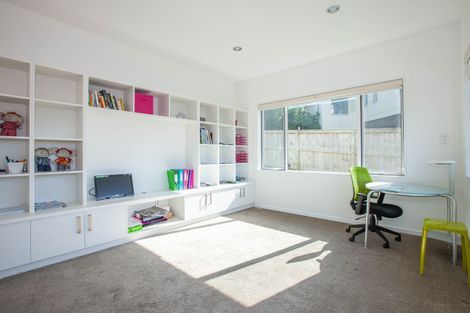 Photo of property in 4b Astrolabe Place, Gulf Harbour, Whangaparaoa, 0930