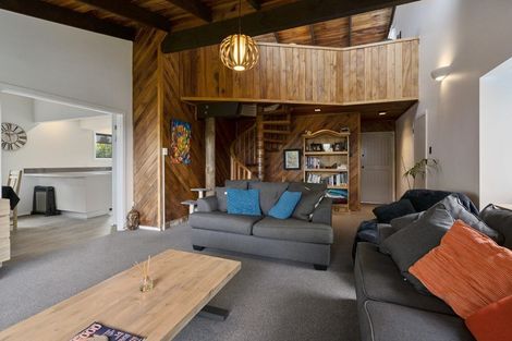 Photo of property in 12 Fairfax Terrace, Frankleigh Park, New Plymouth, 4310