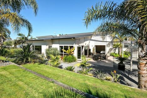 Photo of property in 32 Jacob Lane, Riverdale, Gisborne, 4010
