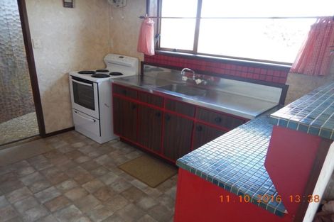 Photo of property in 2/9 Seaton Road, Murrays Bay, Auckland, 0630