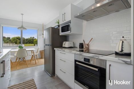 Photo of property in 16 Reel Road, Athenree, Waihi Beach, 3611