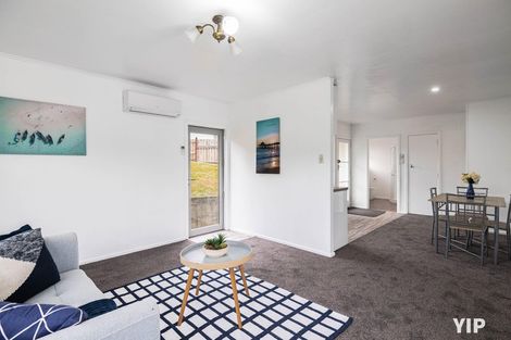 Photo of property in 1b Link Road, Newlands, Wellington, 6037