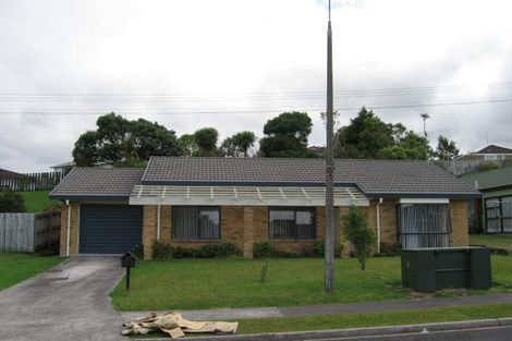 Photo of property in 11 Lanier Place, Glendene, Auckland, 0602