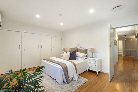 Photo of property in 35 Onewa Road, Northcote, Auckland, 0627