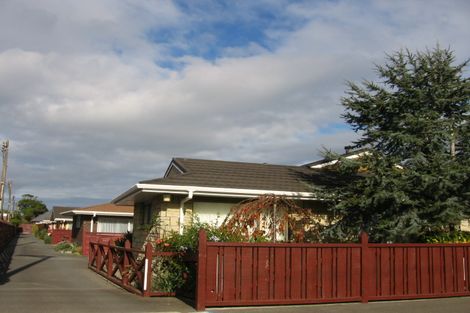 Photo of property in 15 Whites Line West, Woburn, Lower Hutt, 5010