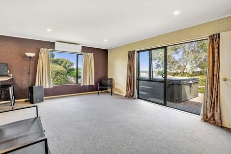 Photo of property in 75 Parnell Heights, Kelvin Grove, Palmerston North, 4414