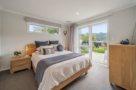 Photo of property in 15 Rewarewa Way, Timberlea, Upper Hutt, 5018