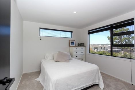 Photo of property in 3 Kotare Drive, Waiwhakaiho, New Plymouth, 4312