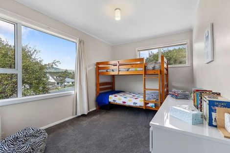 Photo of property in 6 Roy Street, Tawa, Wellington, 5028