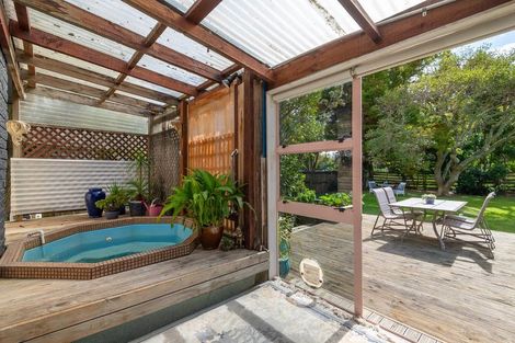 Photo of property in 7 Parakai Avenue, Parakai, 0830