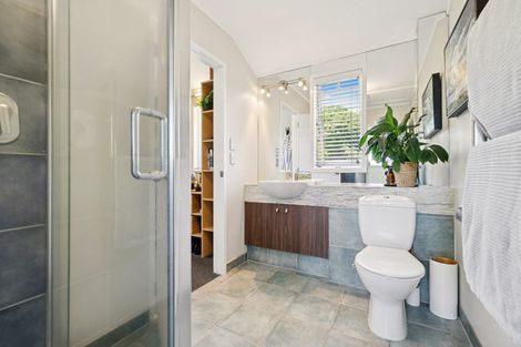 Photo of property in 44 Isobel Road, Greenhithe, Auckland, 0632