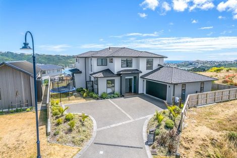 Photo of property in 4 Rotorua Grove, Aotea, Porirua, 5024