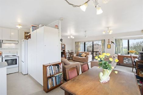 Photo of property in 69 Puriri Road, Pukekohe, 2120