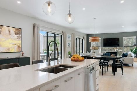 Photo of property in 2 Jacks Point Rise, Jacks Point, Queenstown, 9371