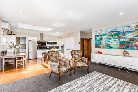 Photo of property in 33a Nevay Road, Miramar, Wellington, 6022