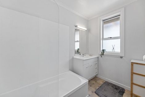 Photo of property in 66 Hocken Street, Kenmure, Dunedin, 9011