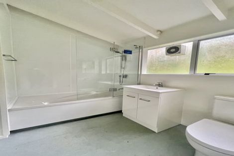 Photo of property in 93 Stewart Drive, Newlands, Wellington, 6037