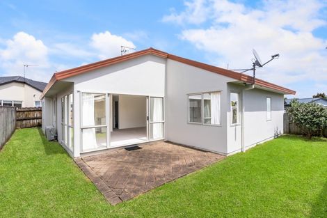 Photo of property in 1/5 Dana Place, Somerville, Auckland, 2014