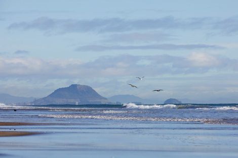 Photo of property in 1015 Papamoa Beach Road, Papamoa Beach, Papamoa, 3118